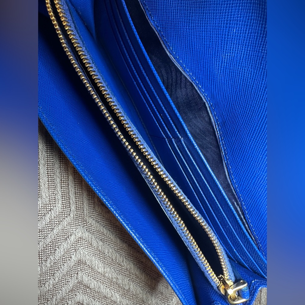 Authentic Prada Royal Blue Wallet with Gold Accents - Picture 4 of 9